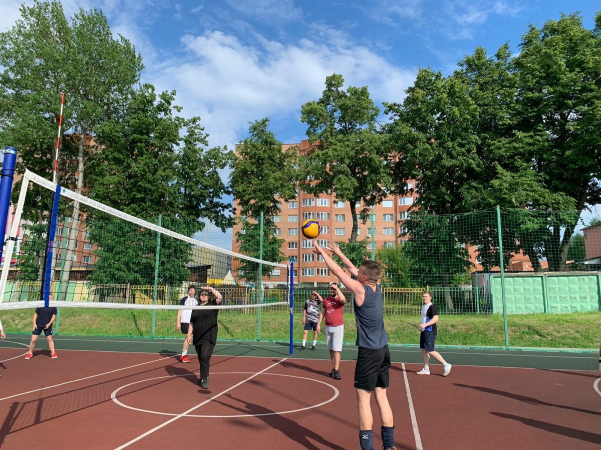 Муниципальное учреждение спортивный город. Молодежные спортивные игры МФП. Санкт-Петербург детский волейбол. МКУ "спортивно-молодежного центра" Луга. Волейбол МАУ СШ 3 Тюмень.